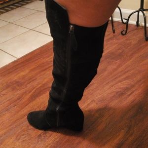 Knee boot